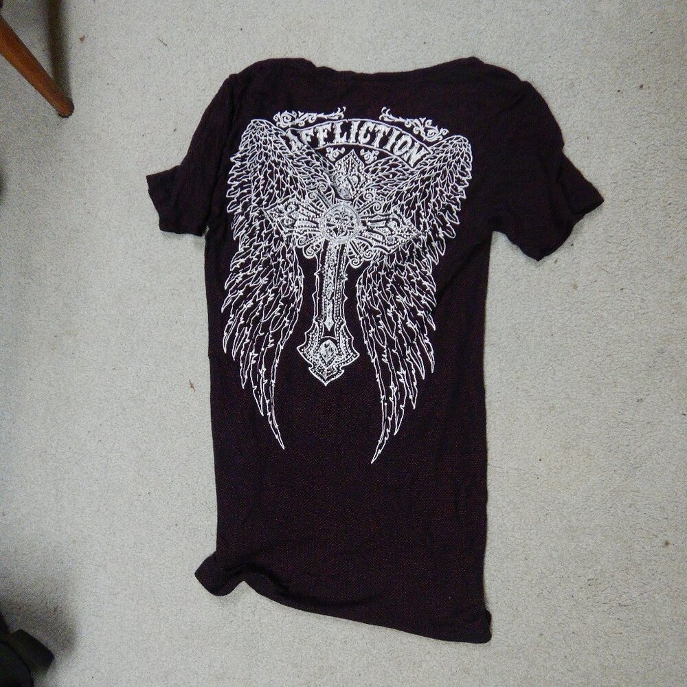 Affliction V-neck - Picture 2 of 5